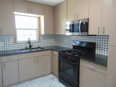 4312 Franklin Street Lancaster TX 75134