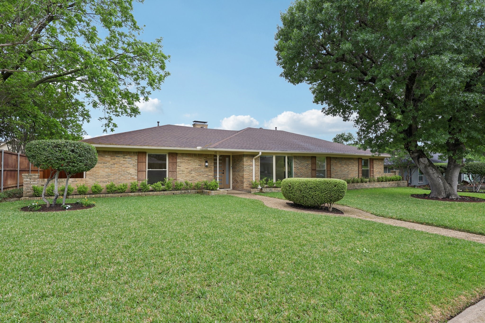 7414 Lynworth Drive Dallas TX 75248