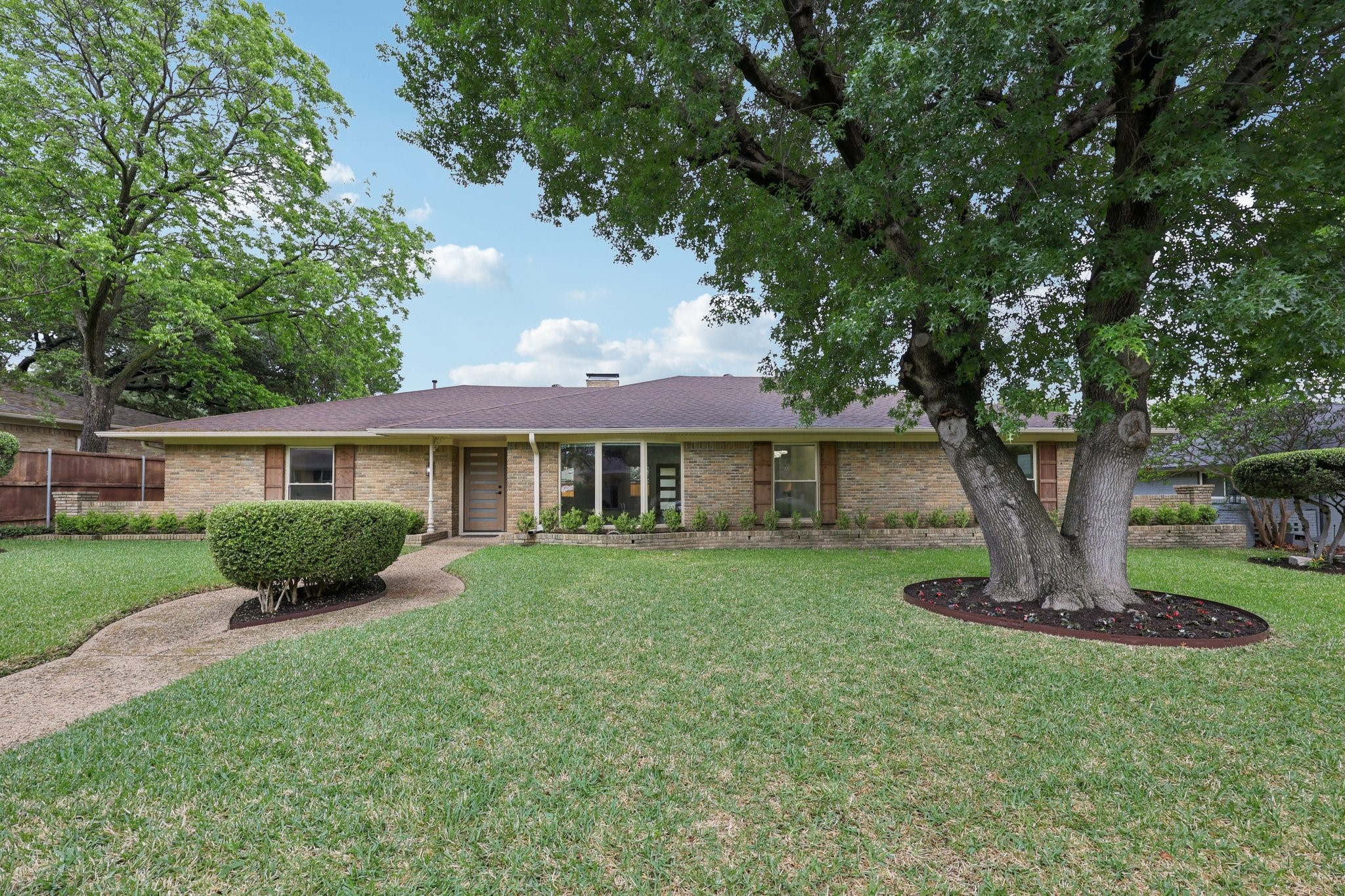 7414 Lynworth Drive Dallas TX 75248