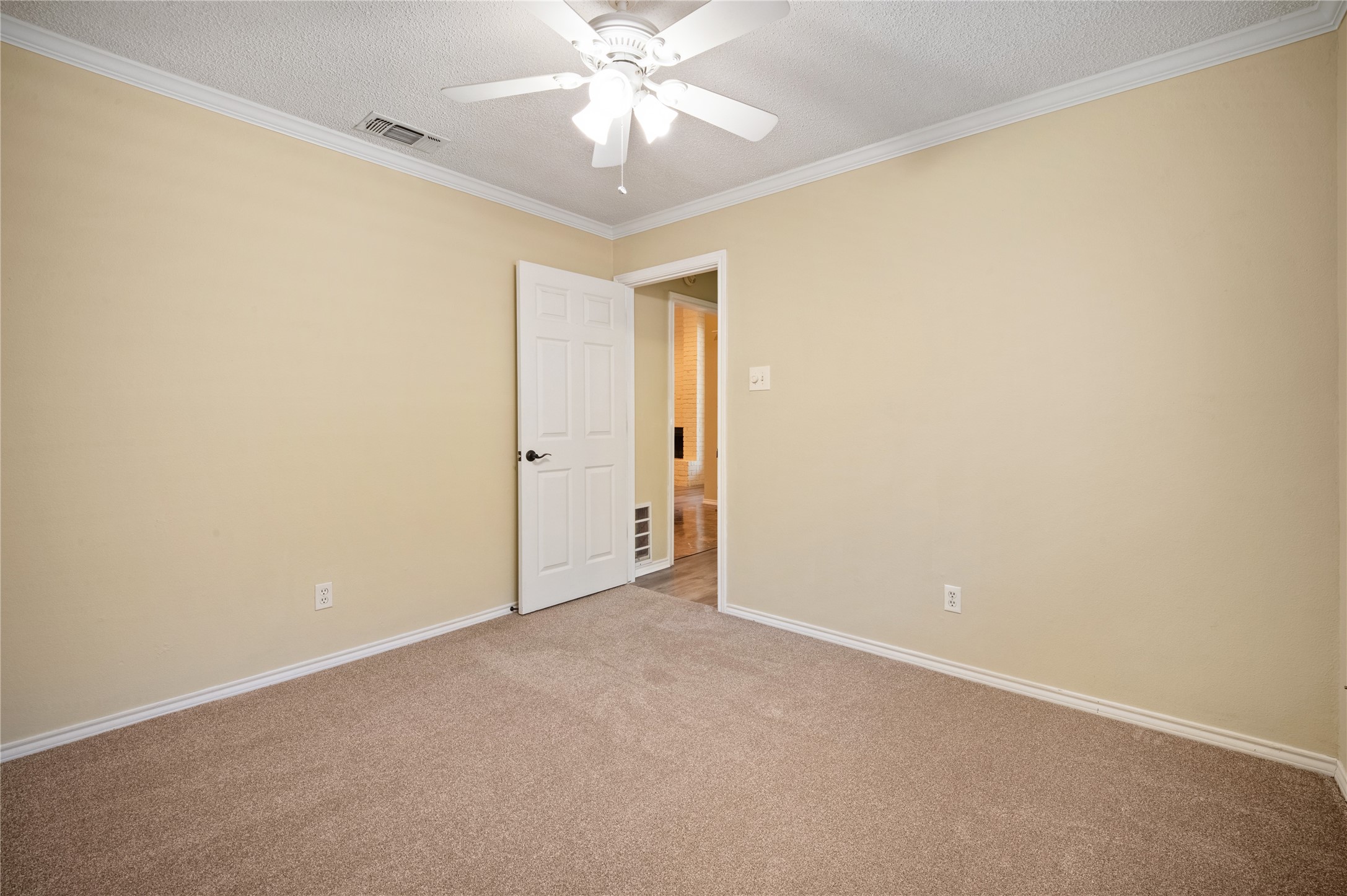 2621 Cummings Drive Bedford TX 76021