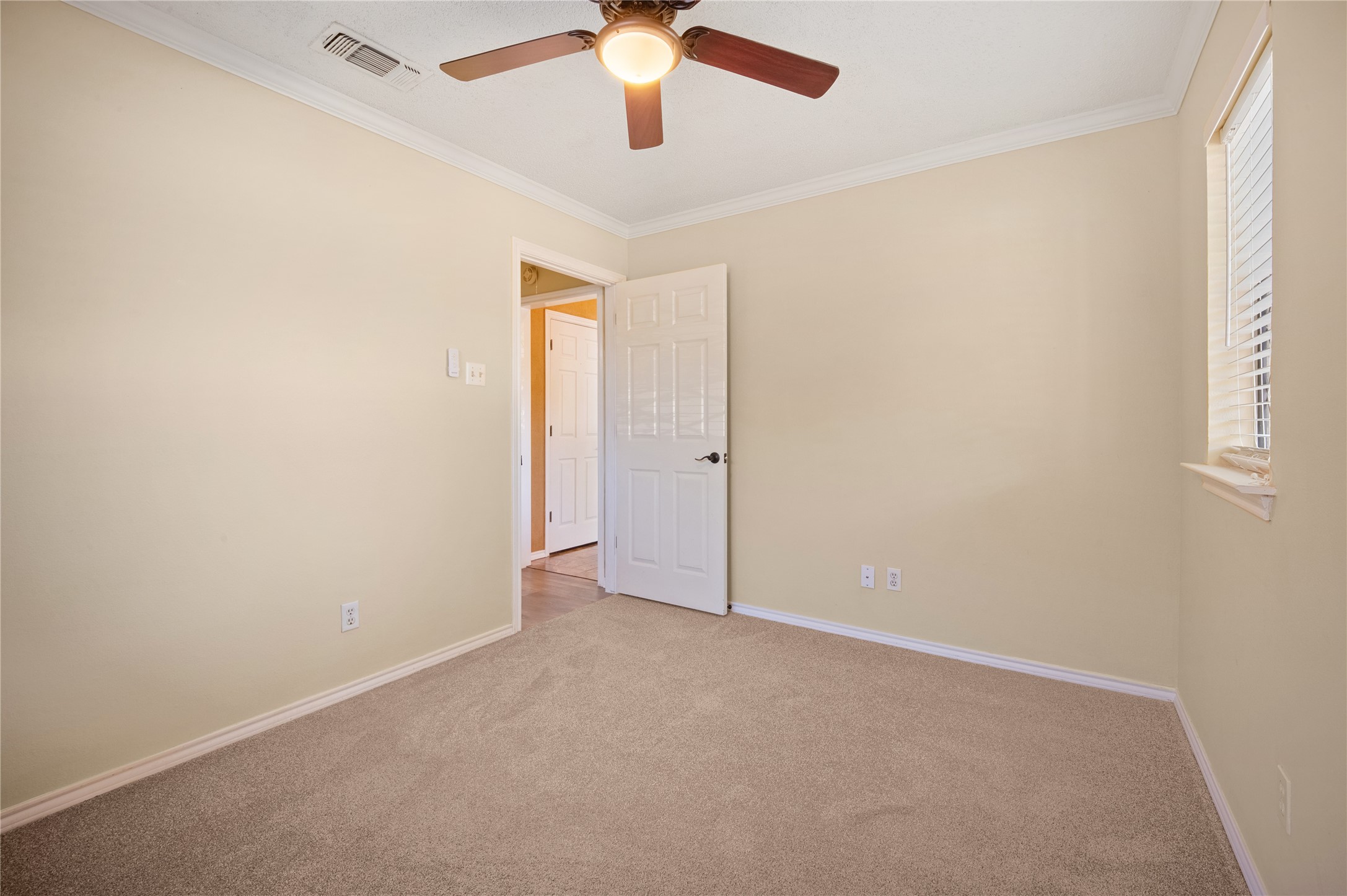 2621 Cummings Drive Bedford TX 76021