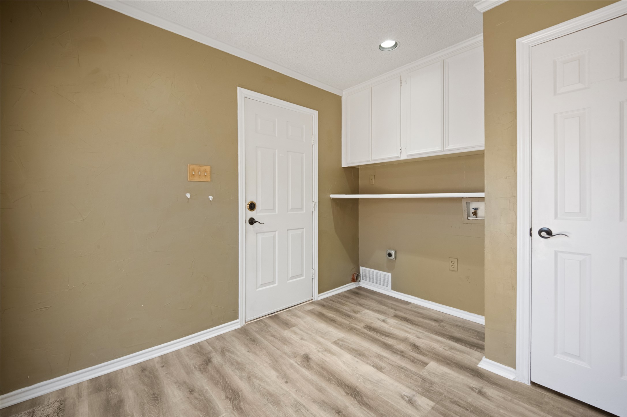 2621 Cummings Drive Bedford TX 76021