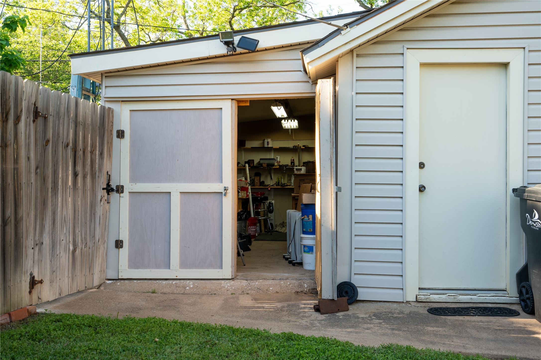 1501 W Crawford Street W Denison TX 75020