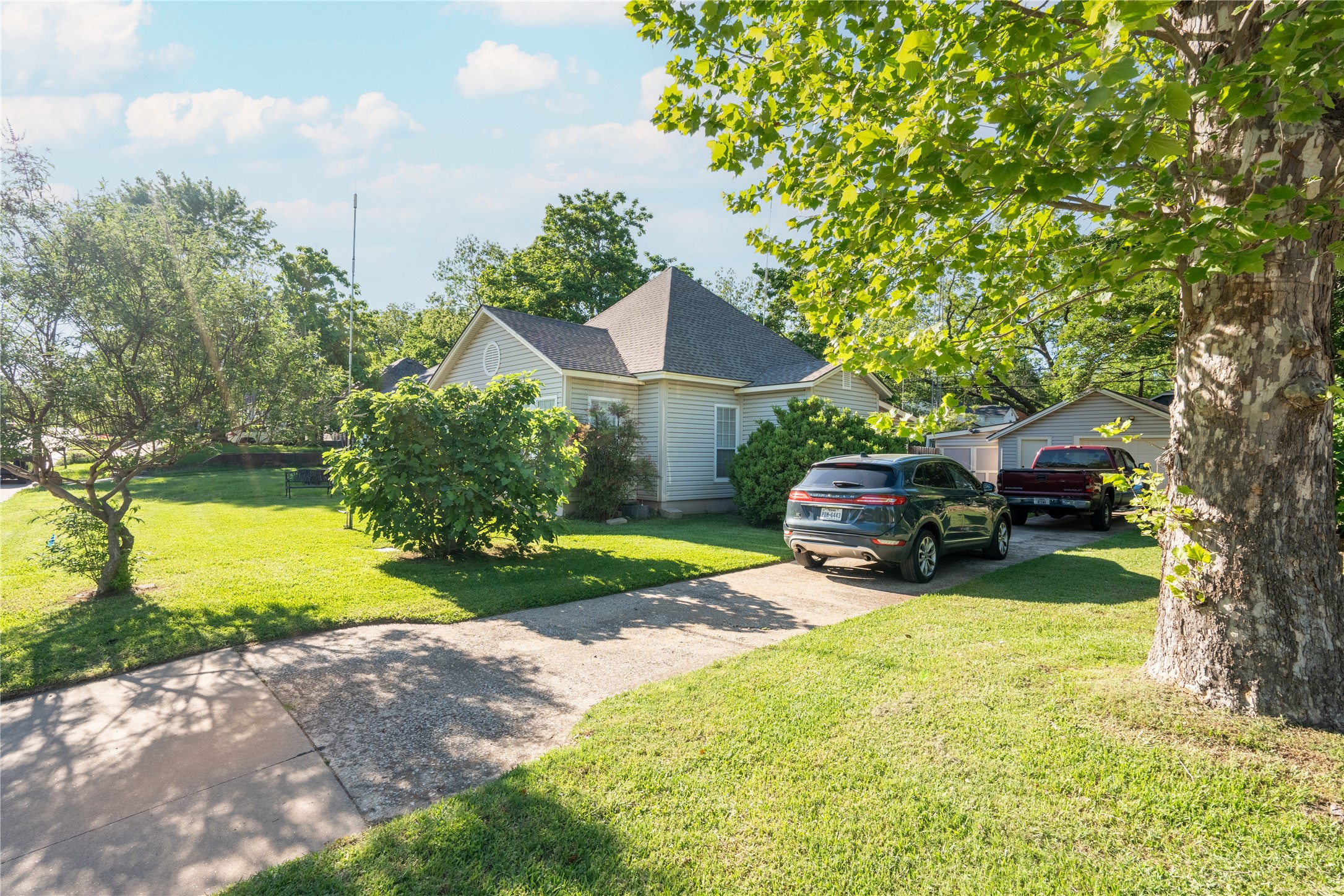 1501 W Crawford Street W Denison TX 75020