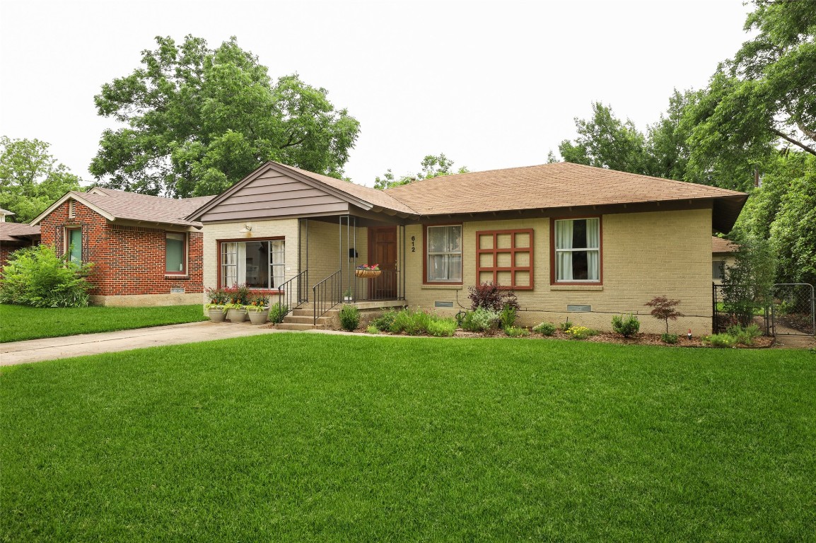 612 Aqua Drive Dallas TX 75218