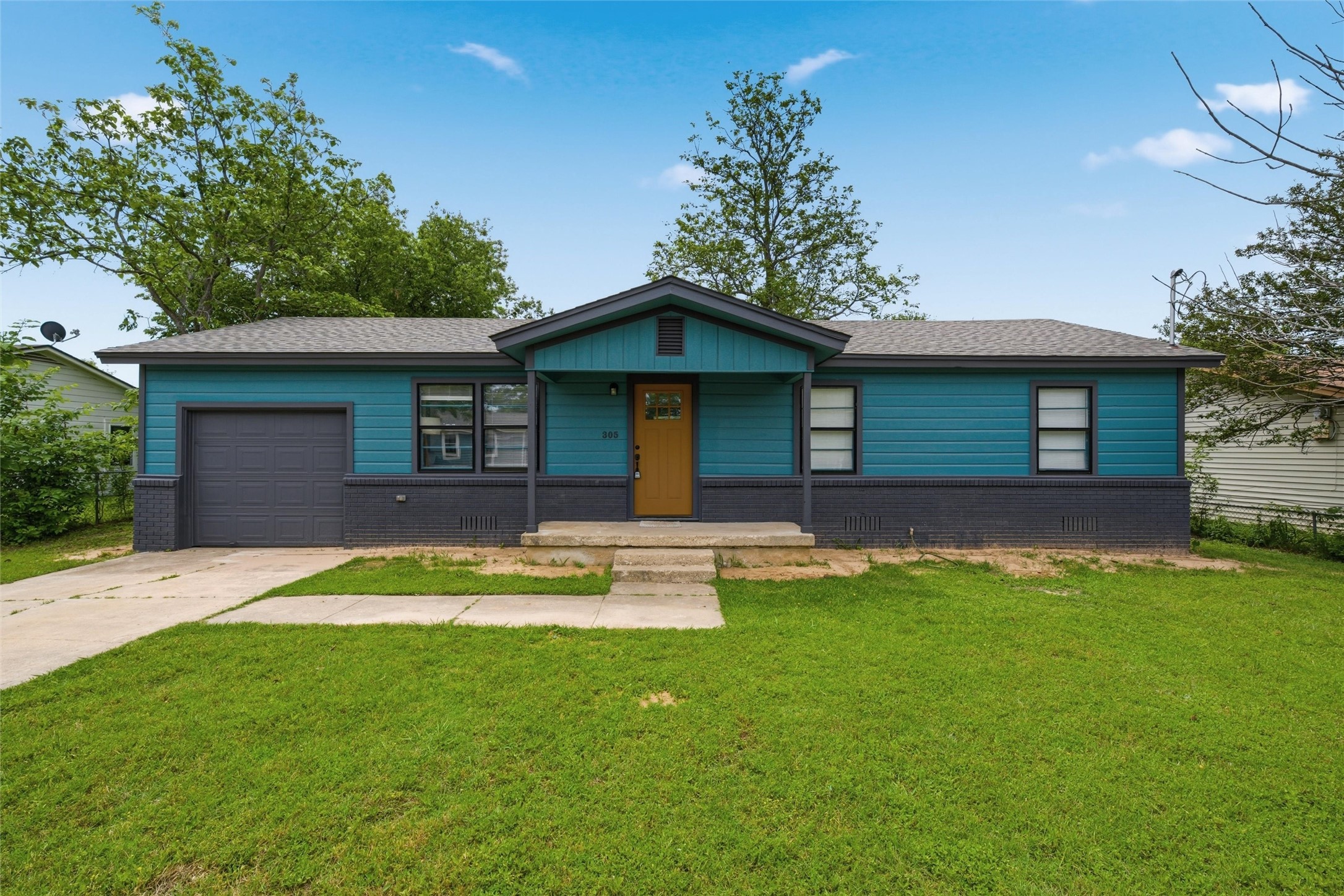 305 Avenue I Lacy Lakeview TX 76705