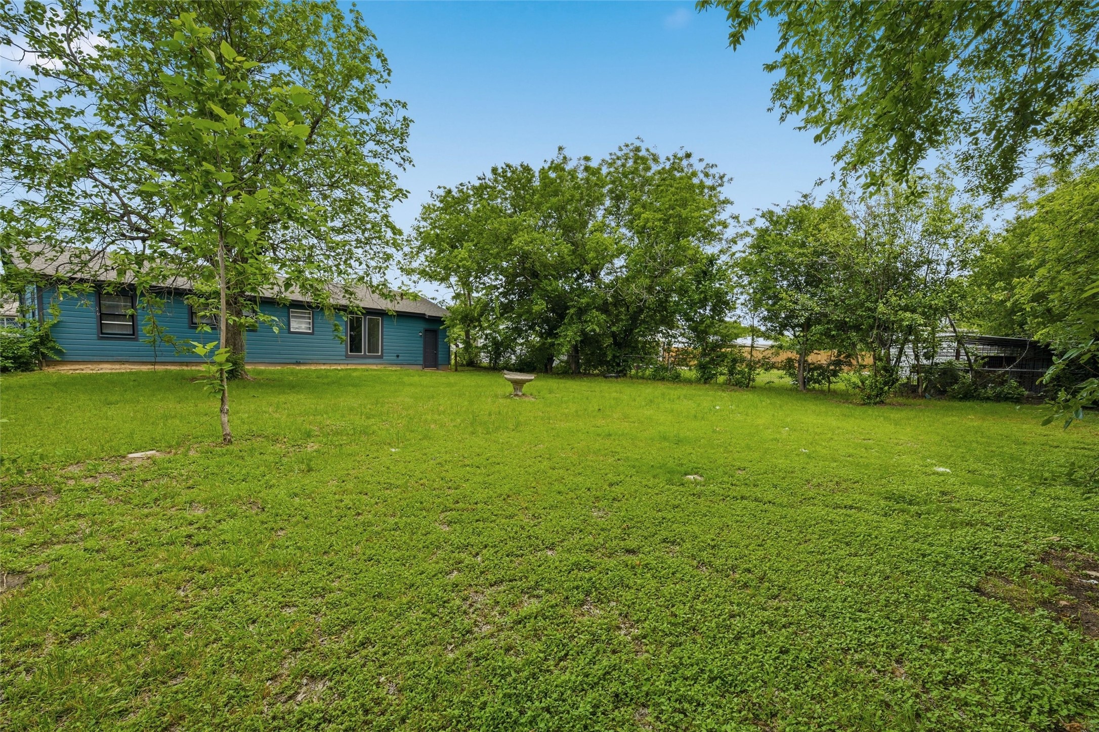 305 Avenue I Lacy Lakeview TX 76705