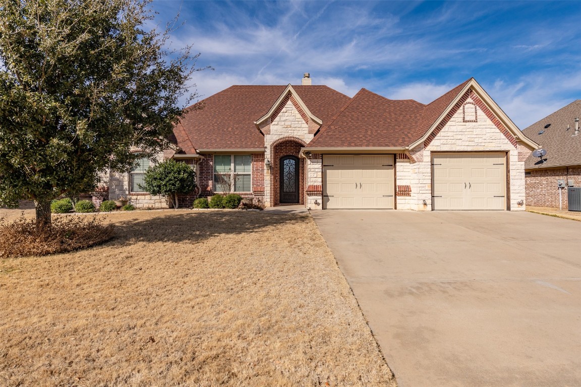 402 River Bank Lane Granbury TX 76049