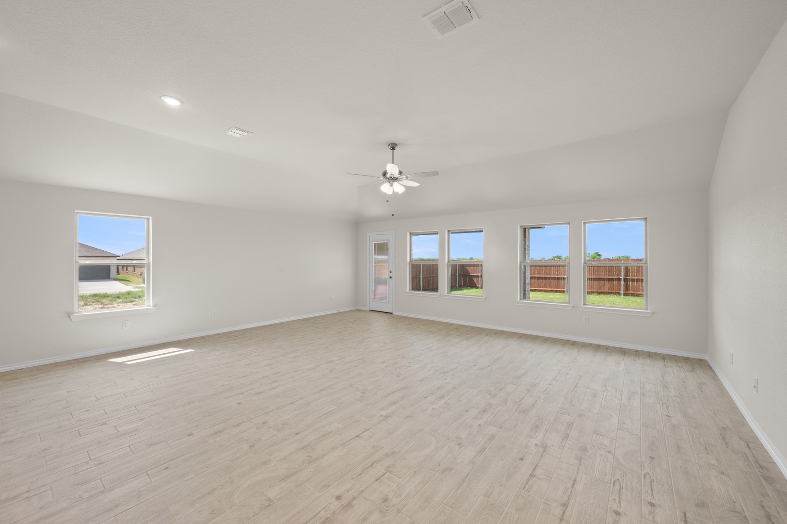 1912 Seminole Drive Cleburne TX 76033