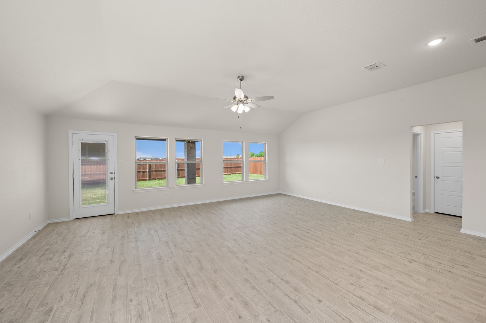 1912 Seminole Drive Cleburne TX 76033