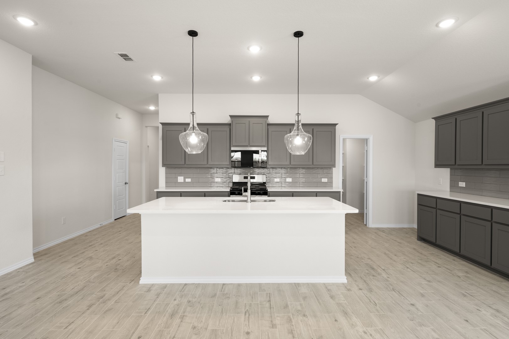 1912 Seminole Drive Cleburne TX 76033