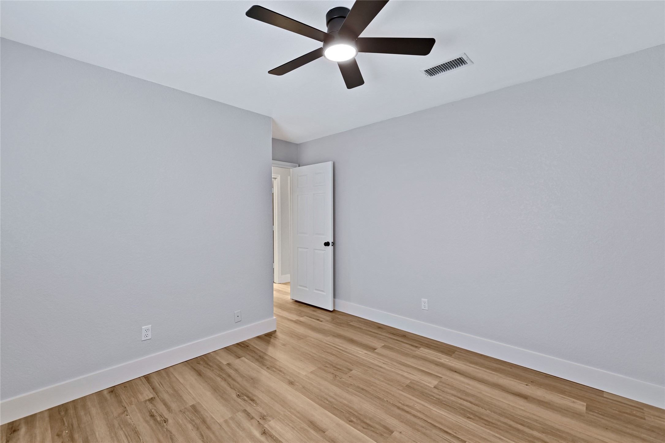 1306 British Boulevard Grand Prairie TX 75050