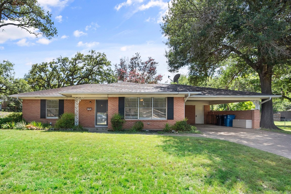 1900 Fairfax Drive Corsicana TX 75110