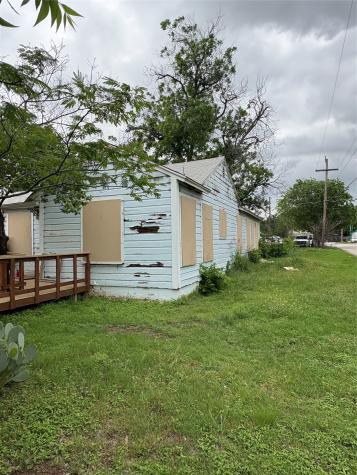 3250 Grover Avenue Fort Worth TX 76106