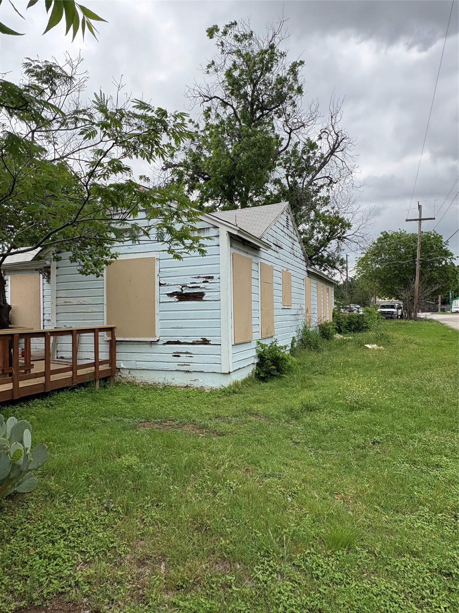 3250 Grover Avenue Fort Worth TX 76106