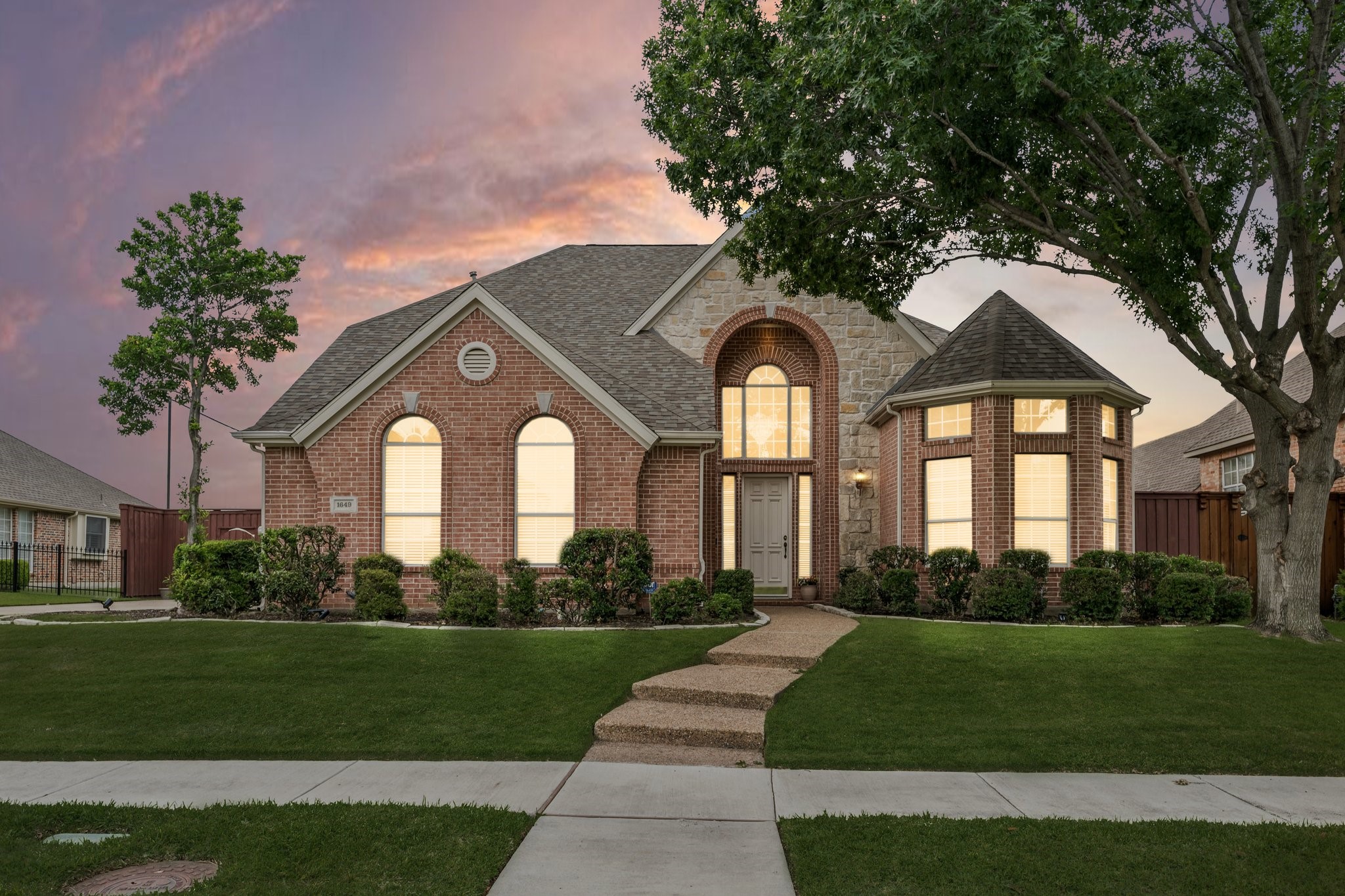 1649 Mcgee Lane Carrollton TX 75010