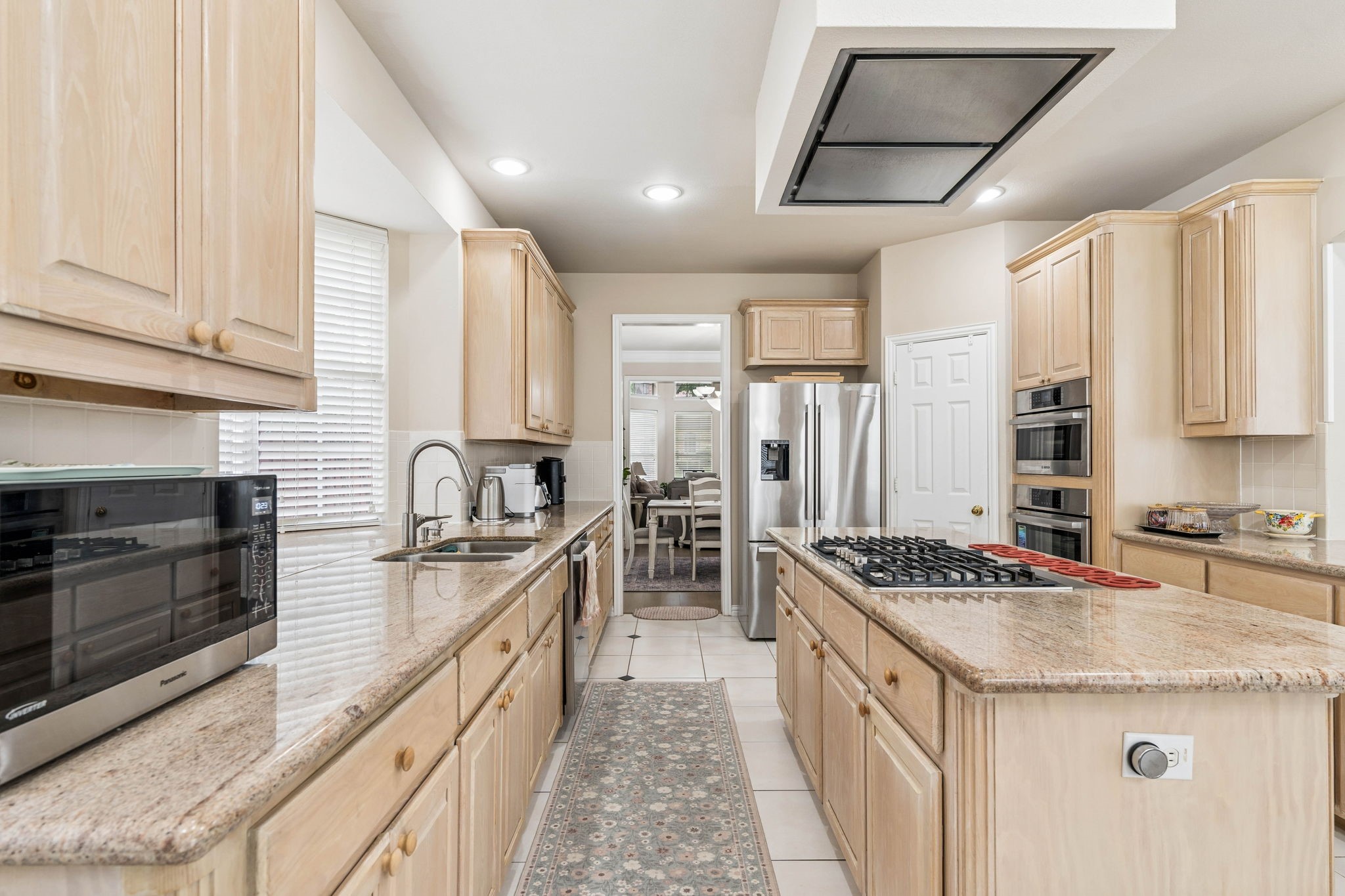 1649 Mcgee Lane Carrollton TX 75010