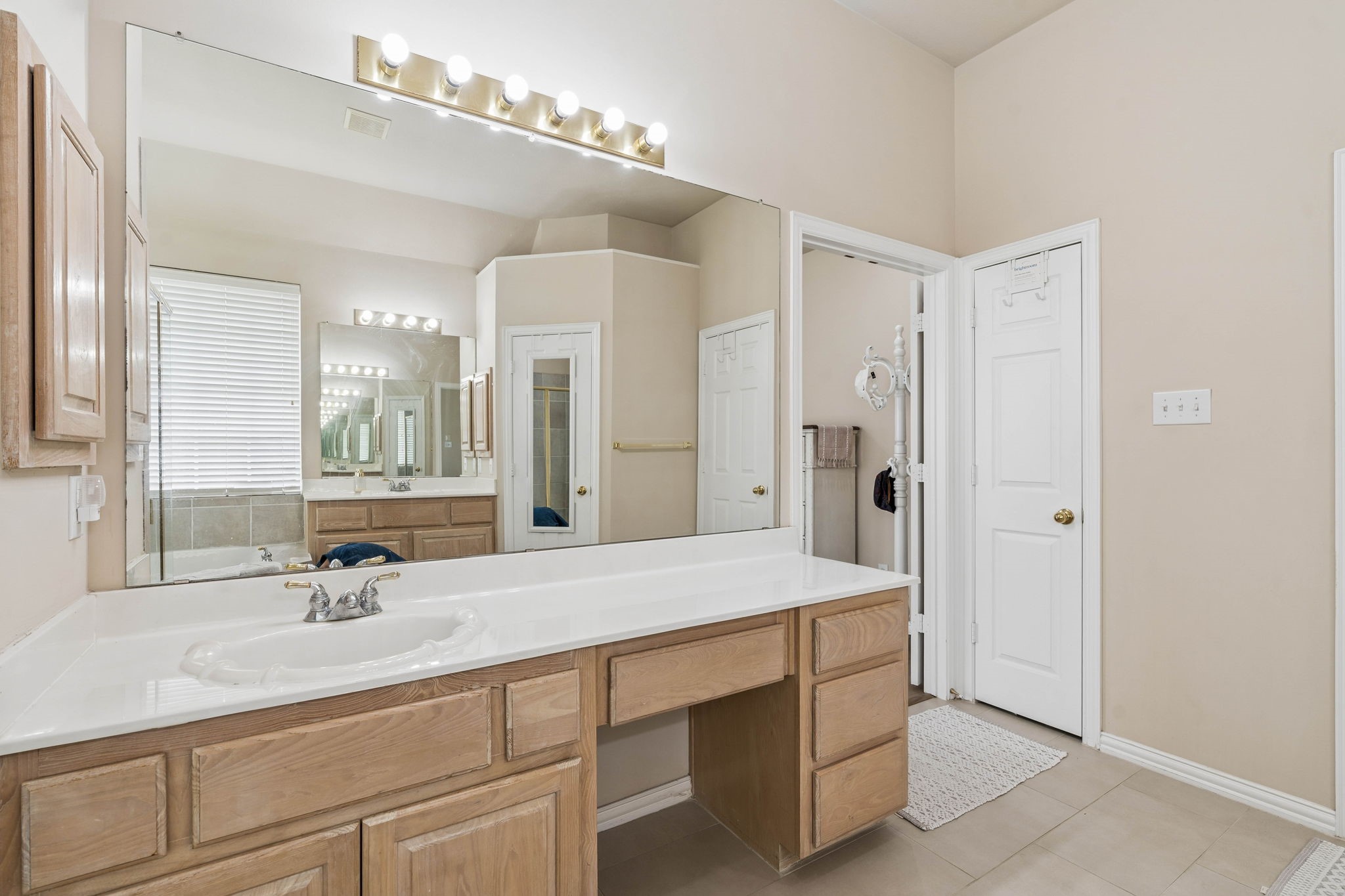 1649 Mcgee Lane Carrollton TX 75010