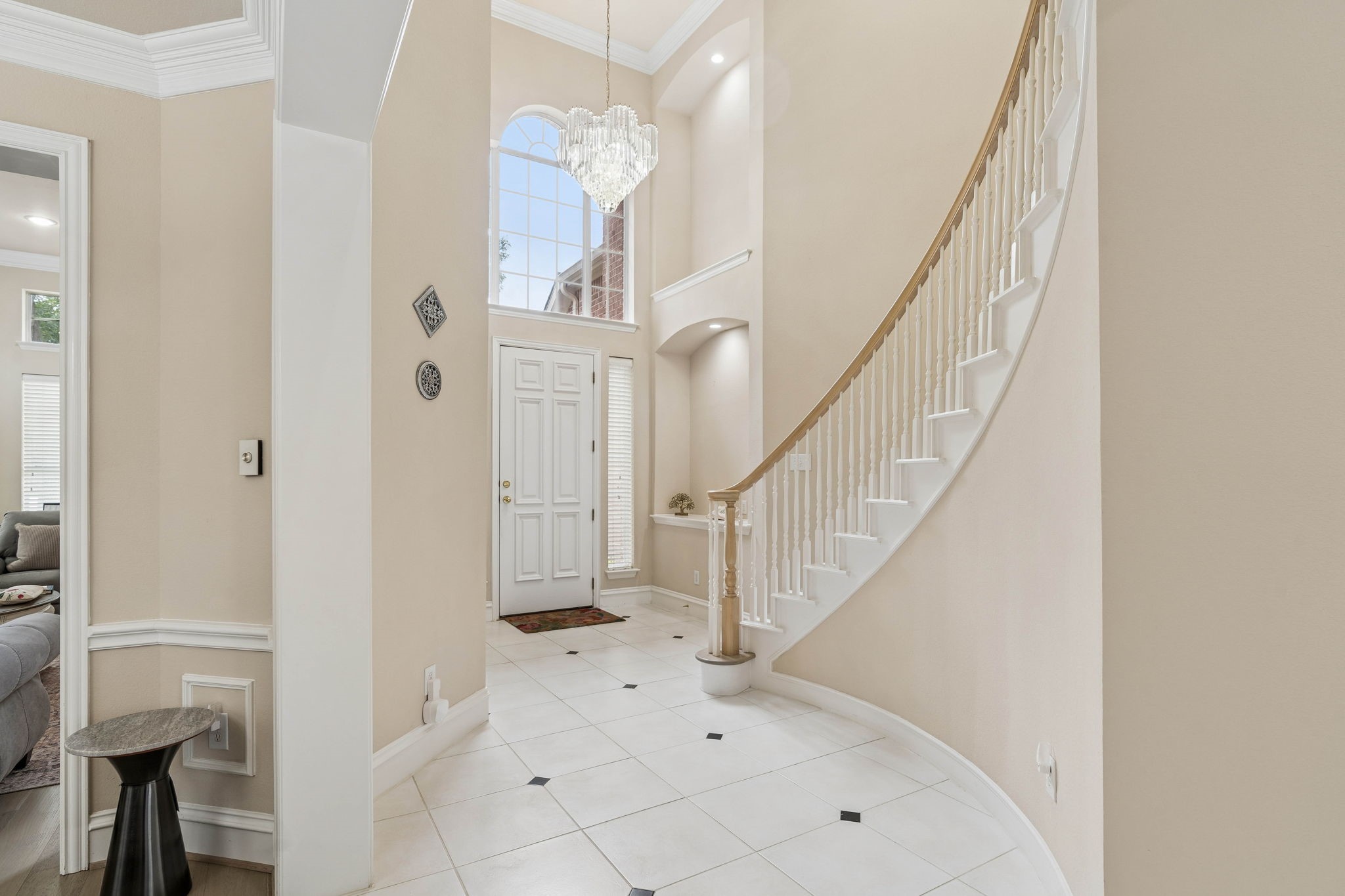 1649 Mcgee Lane Carrollton TX 75010