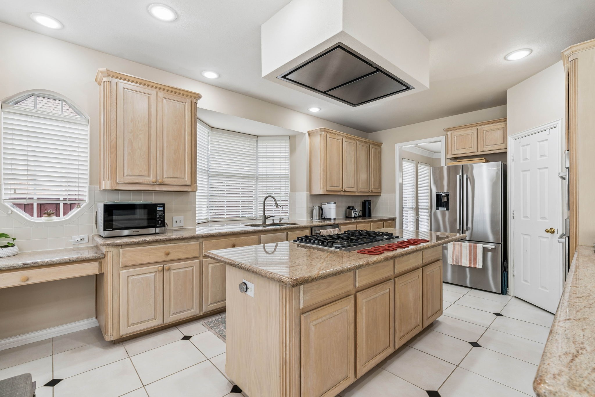 1649 Mcgee Lane Carrollton TX 75010