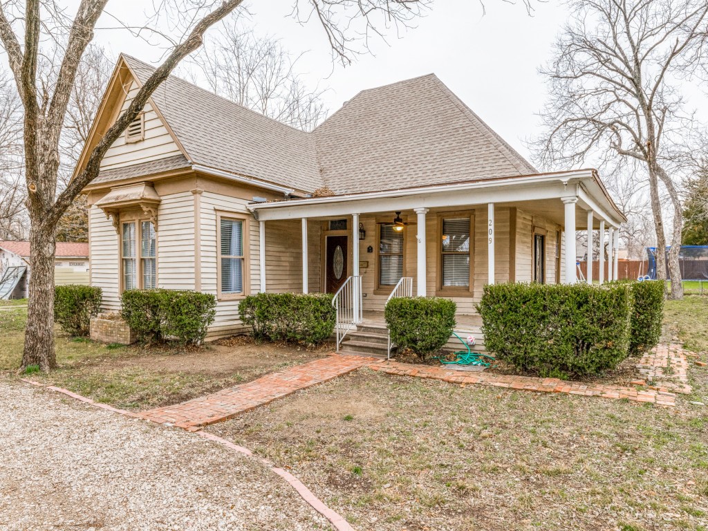 209 Penn Street Waxahachie TX 75165