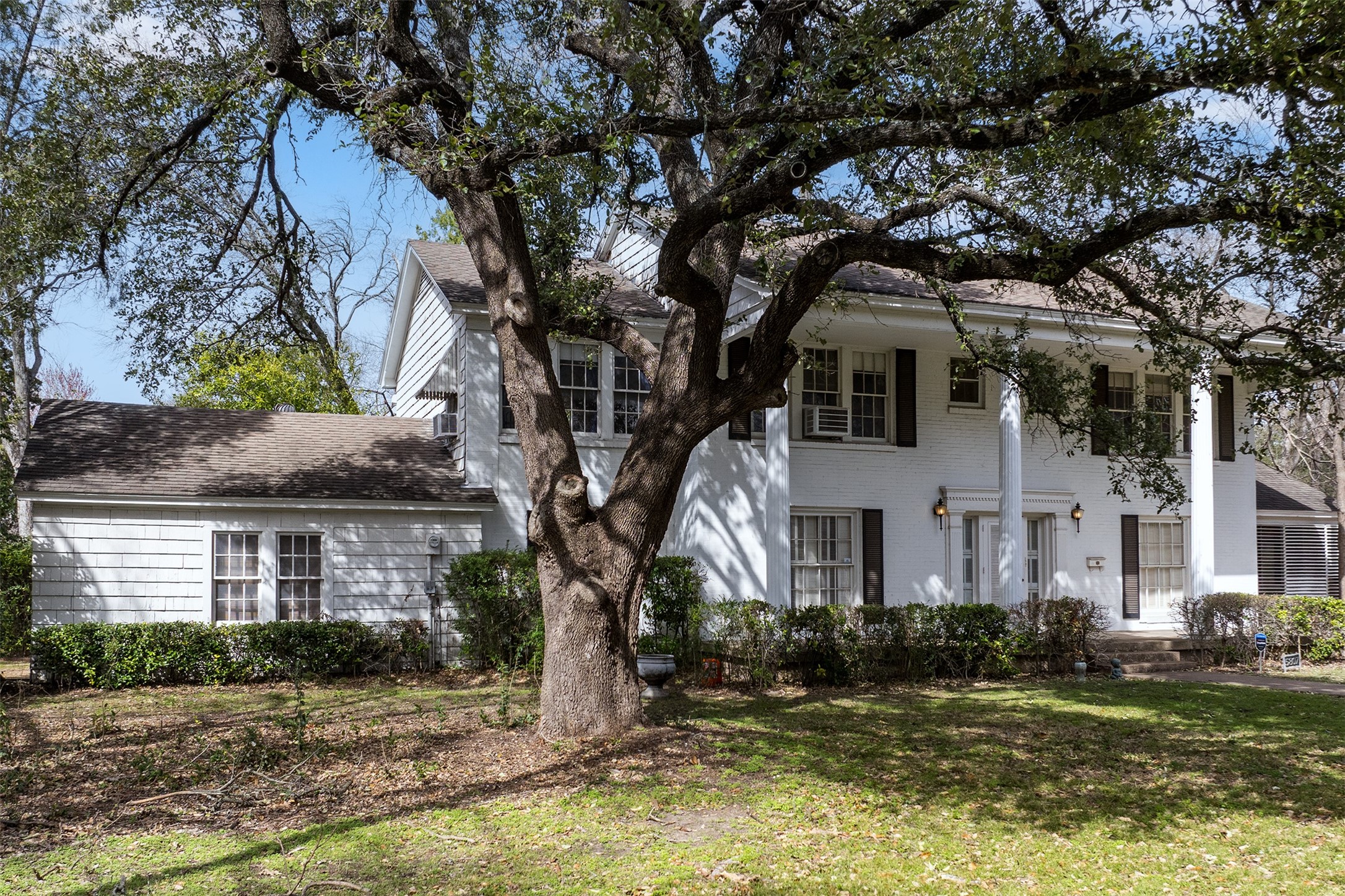 5807 Lupton Drive Dallas TX 75225