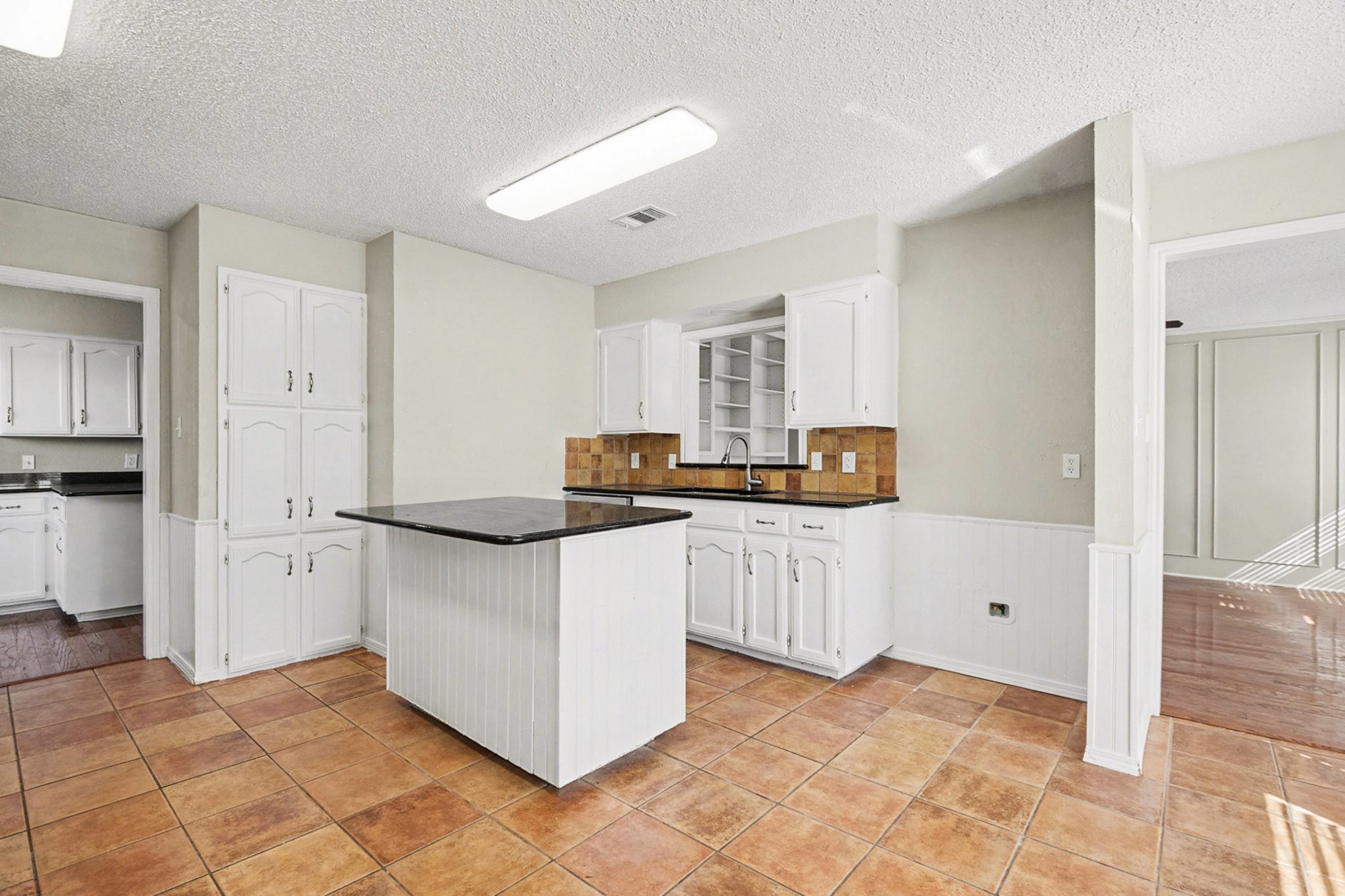 2109 Oakmeadow Street Bedford TX 76021
