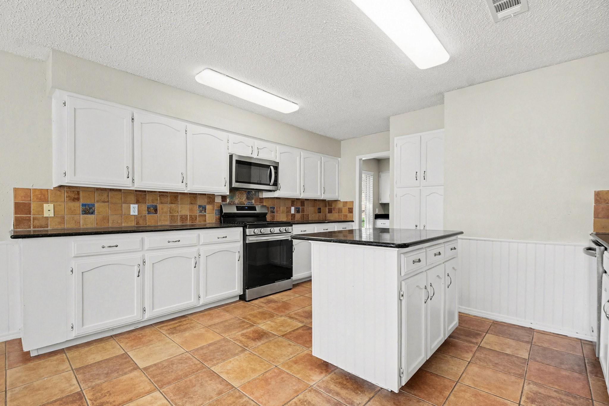2109 Oakmeadow Street Bedford TX 76021