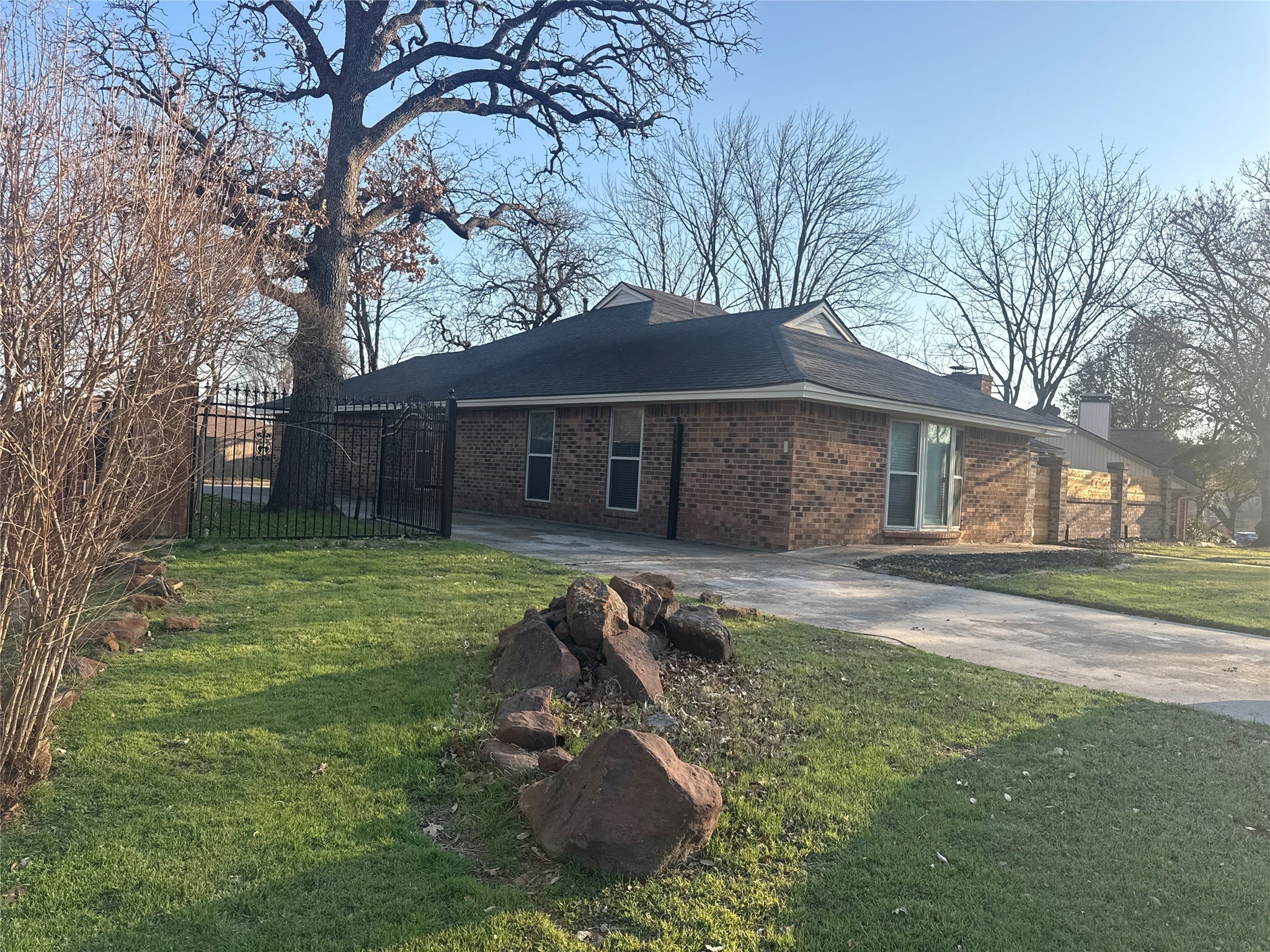 2109 Oakmeadow Street Bedford TX 76021