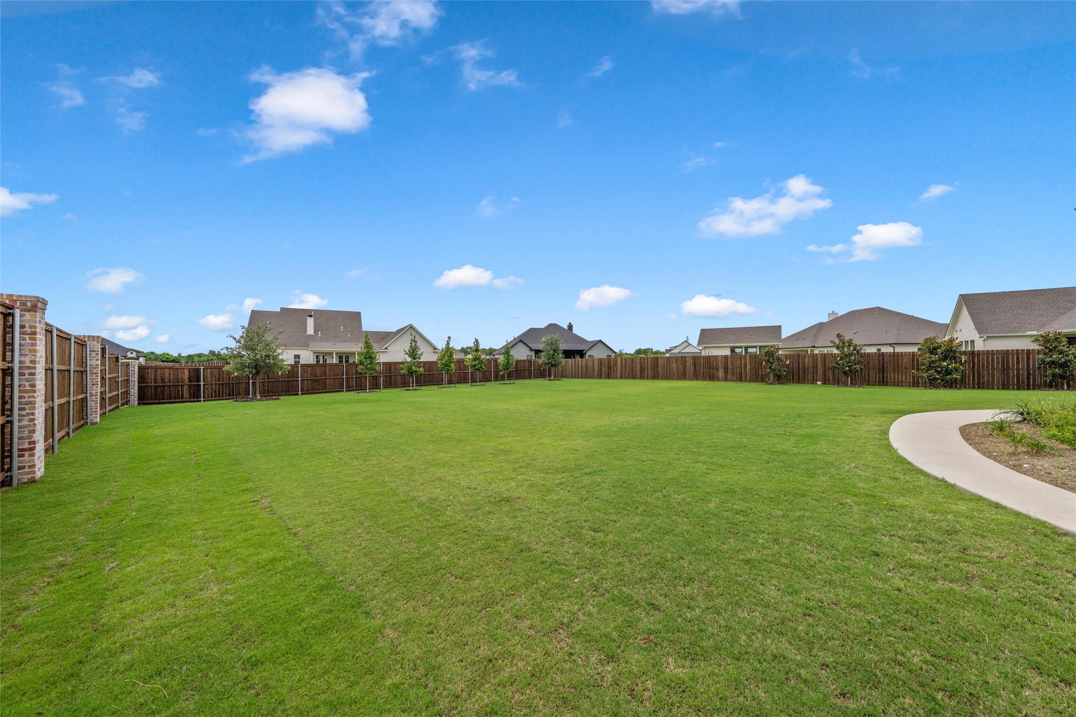 1012 Roses Run Mcgregor TX 76657