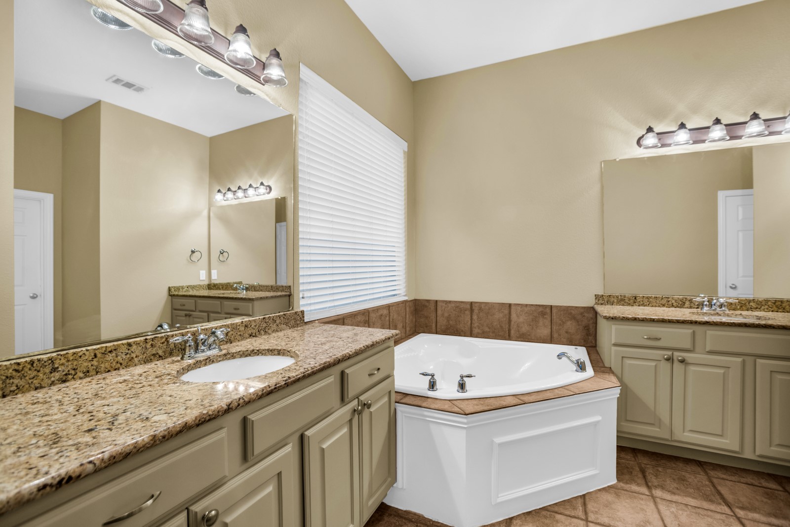 513 Mckinney Trail Fate TX 75087