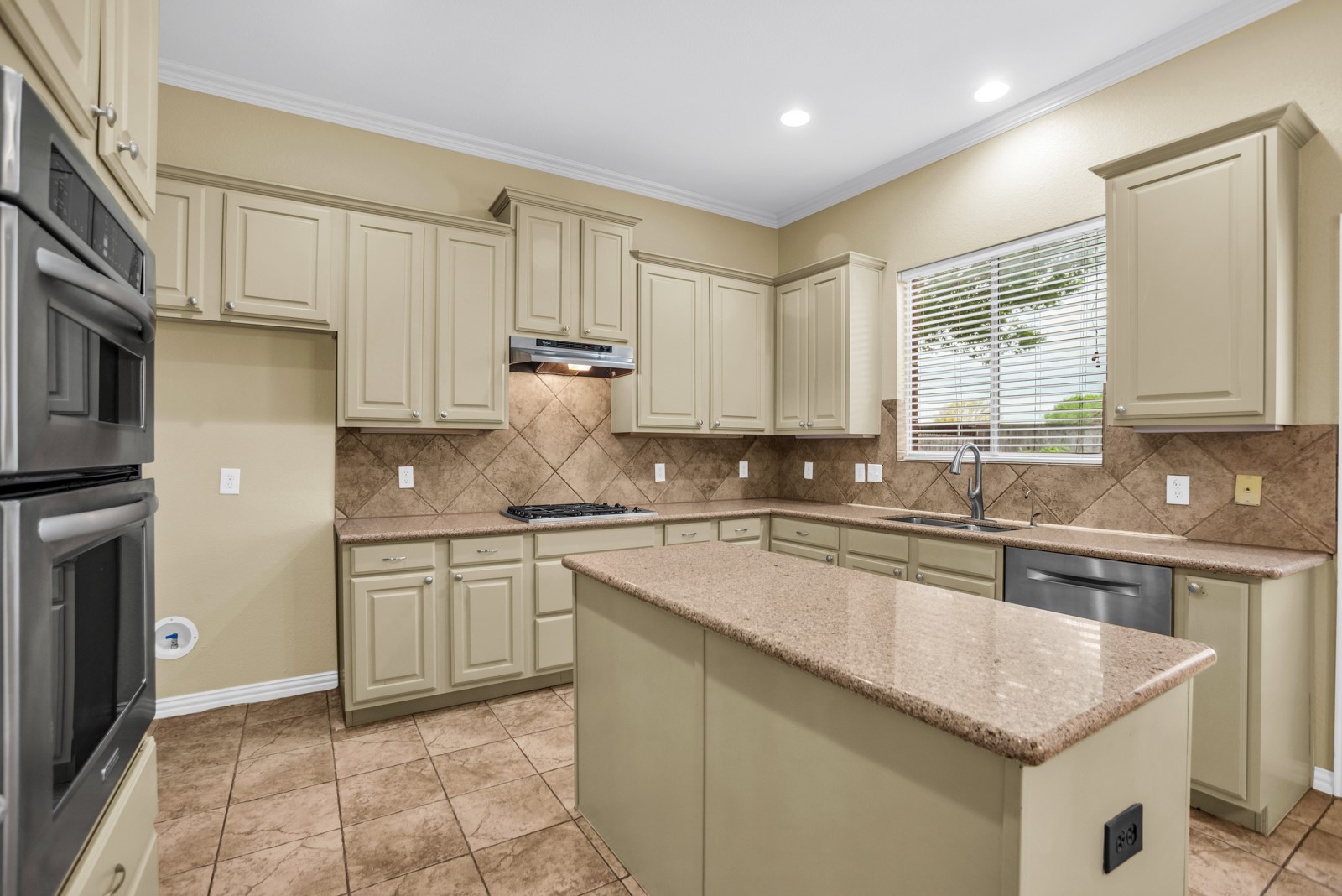 513 Mckinney Trail Fate TX 75087