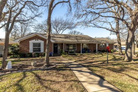 1765 Cynthia Lane Hurst TX 76054