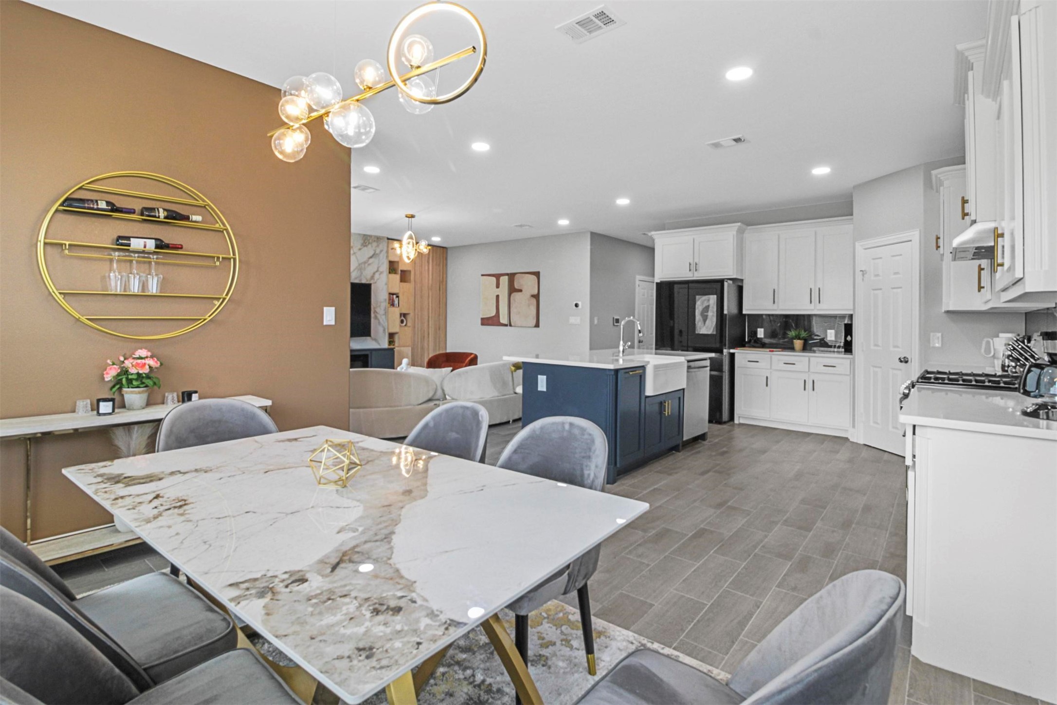 610 Parker Circle Garland TX 75040