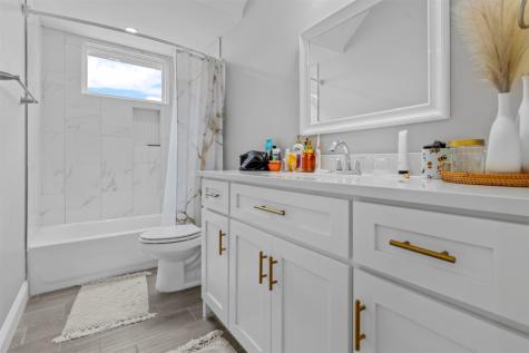 610 Parker Circle Garland TX 75040