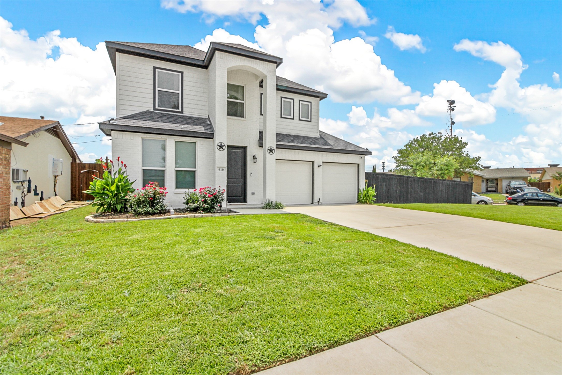 610 Parker Circle Garland TX 75040