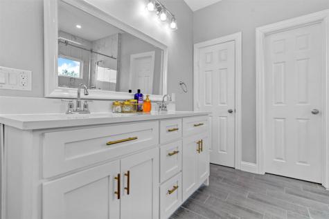 610 Parker Circle Garland TX 75040