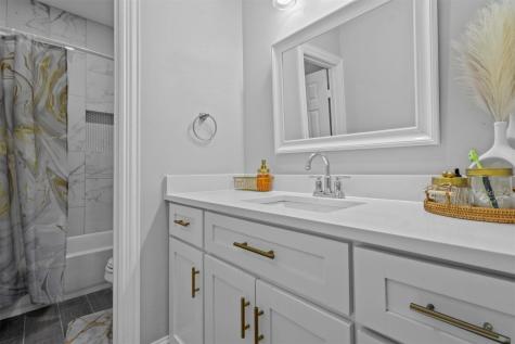 610 Parker Circle Garland TX 75040