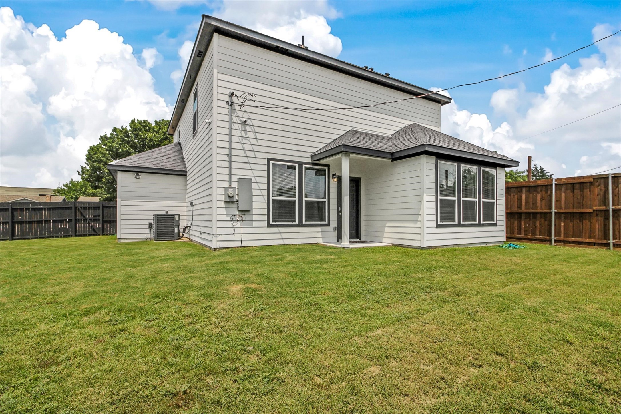 610 Parker Circle Garland TX 75040