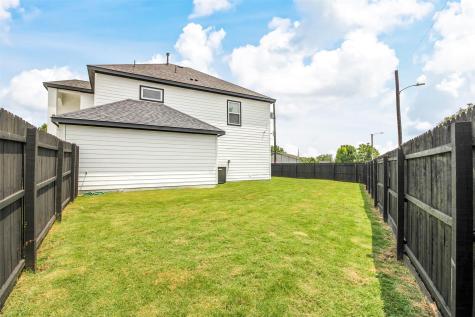 610 Parker Circle Garland TX 75040
