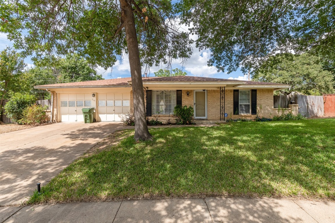 2101 Kristin Lane Arlington TX 76012