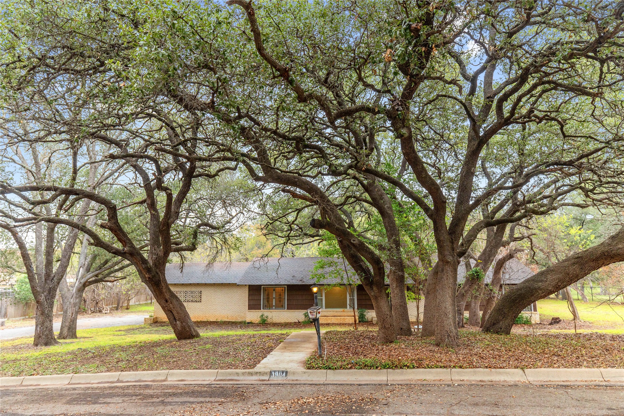 3904 Oakdale Drive Brownwood TX 76801