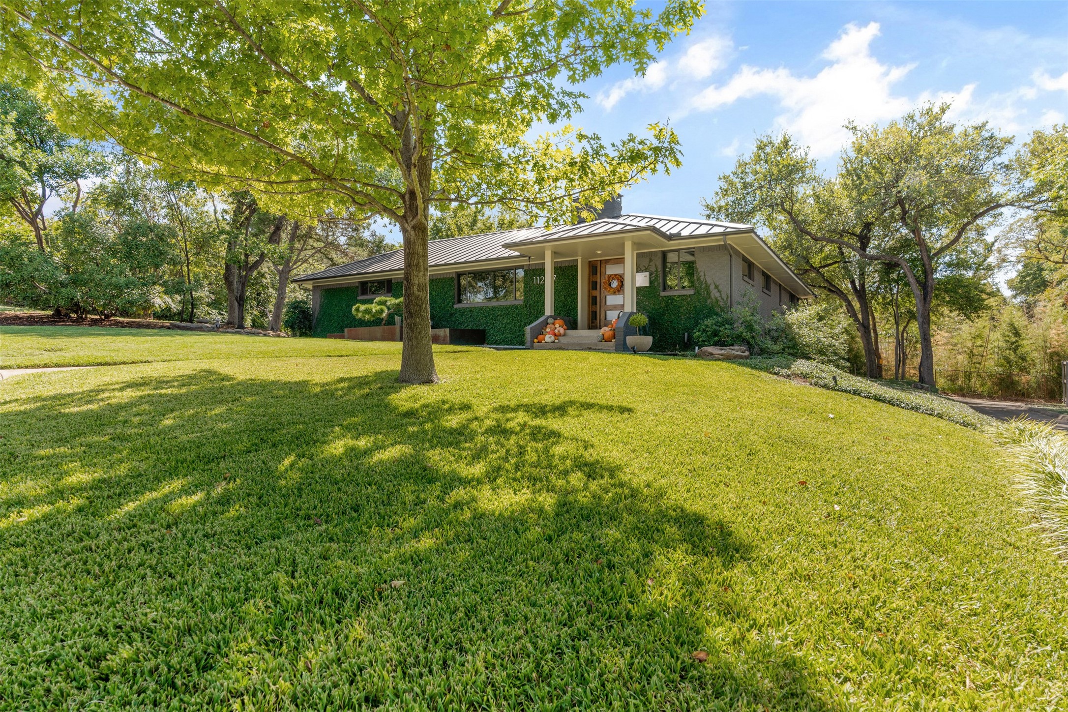 11207 Yorkmont Circle Dallas TX 75218