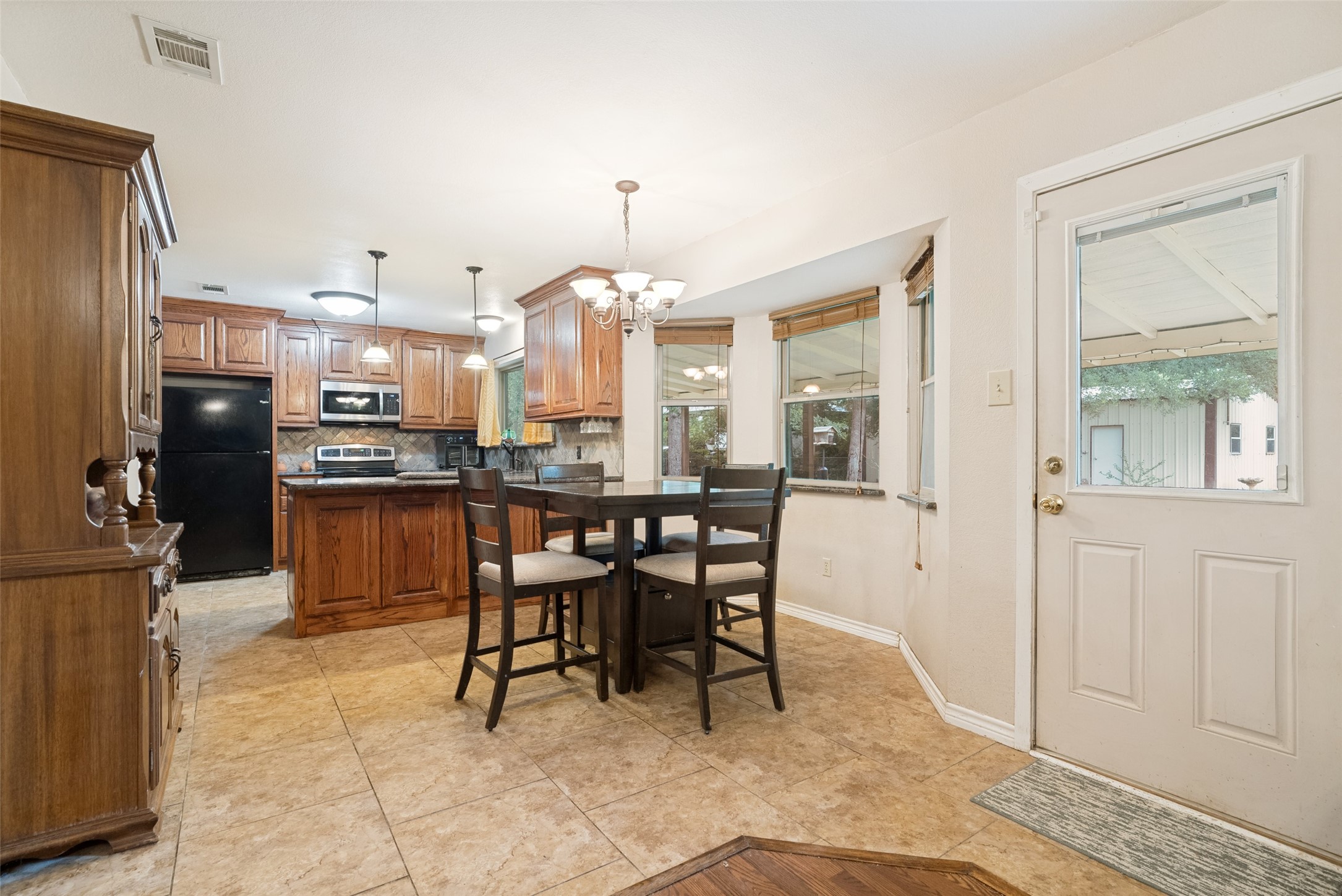 2009 Thousand Oaks Drive Burleson TX 76028