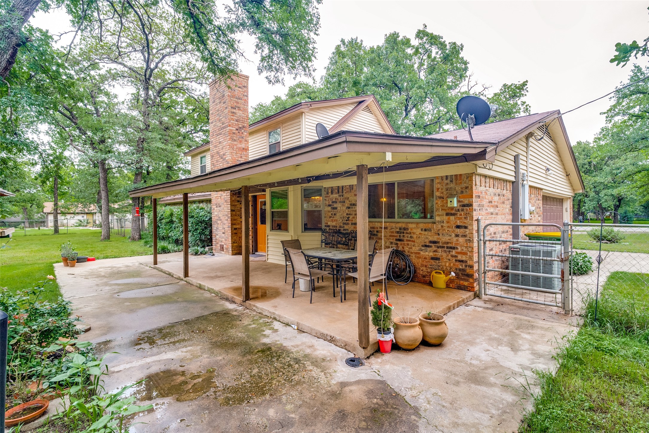 2009 Thousand Oaks Drive Burleson TX 76028