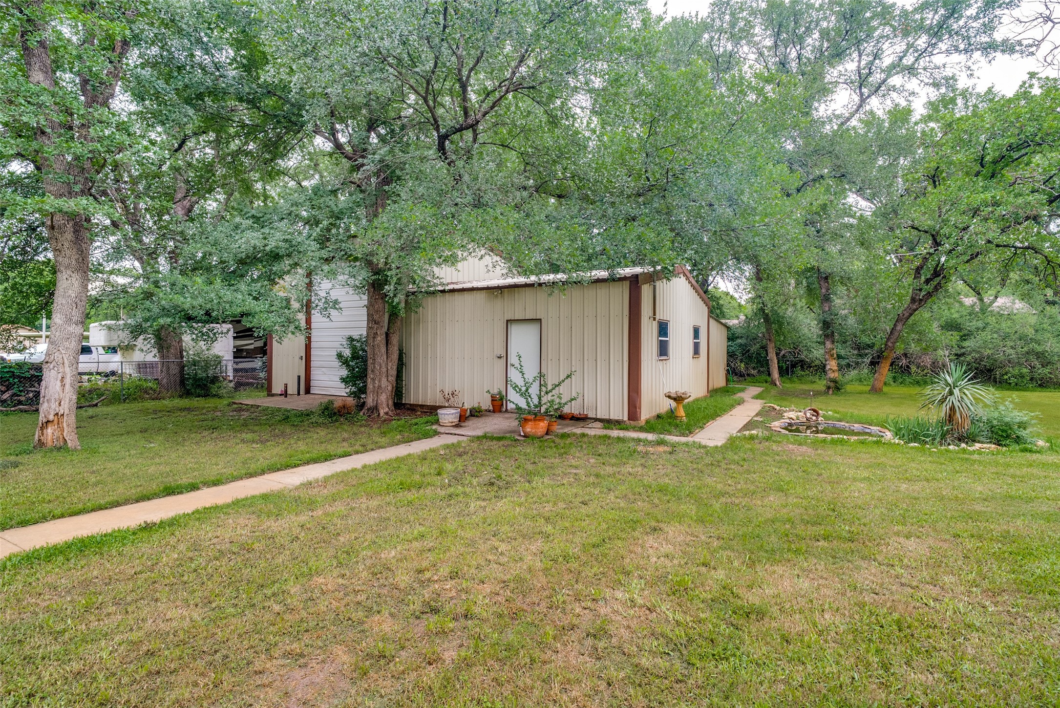 2009 Thousand Oaks Drive Burleson TX 76028