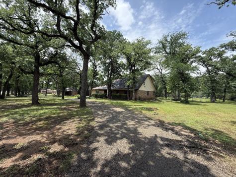 2009 Thousand Oaks Drive Burleson TX 76028