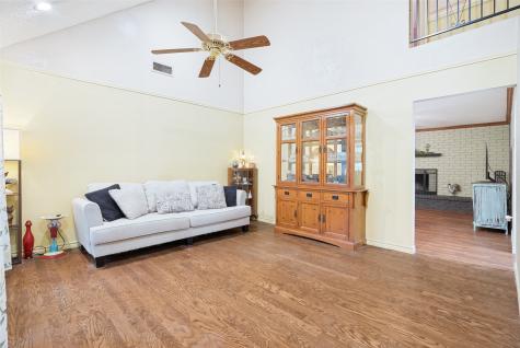 2009 Thousand Oaks Drive Burleson TX 76028