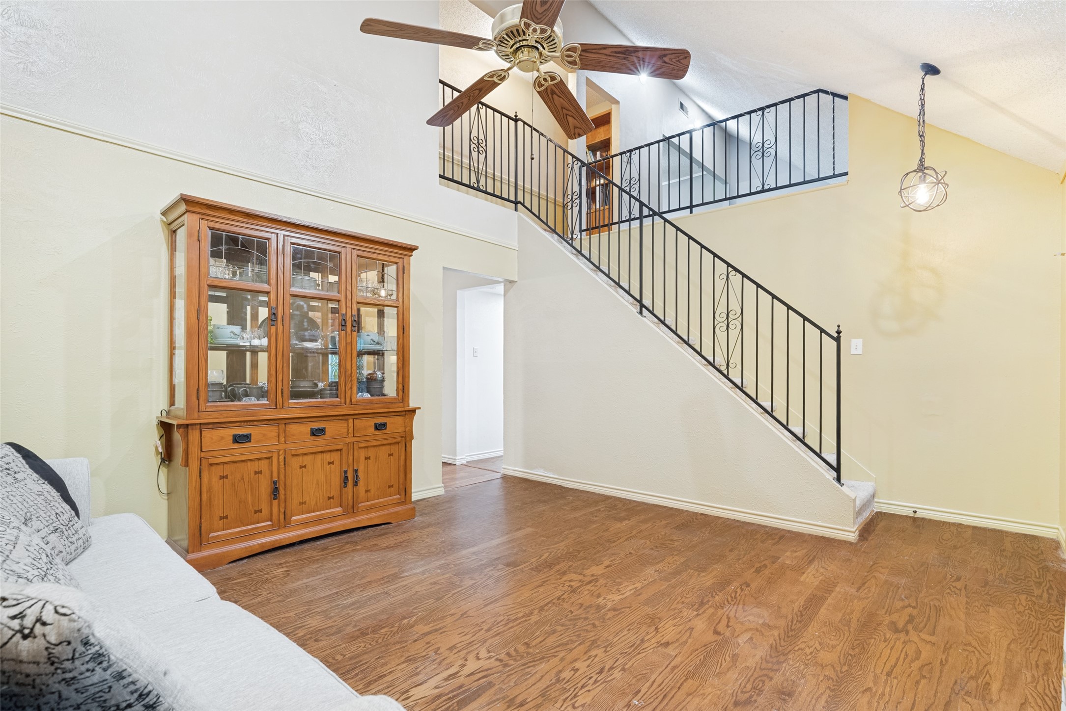 2009 Thousand Oaks Drive Burleson TX 76028