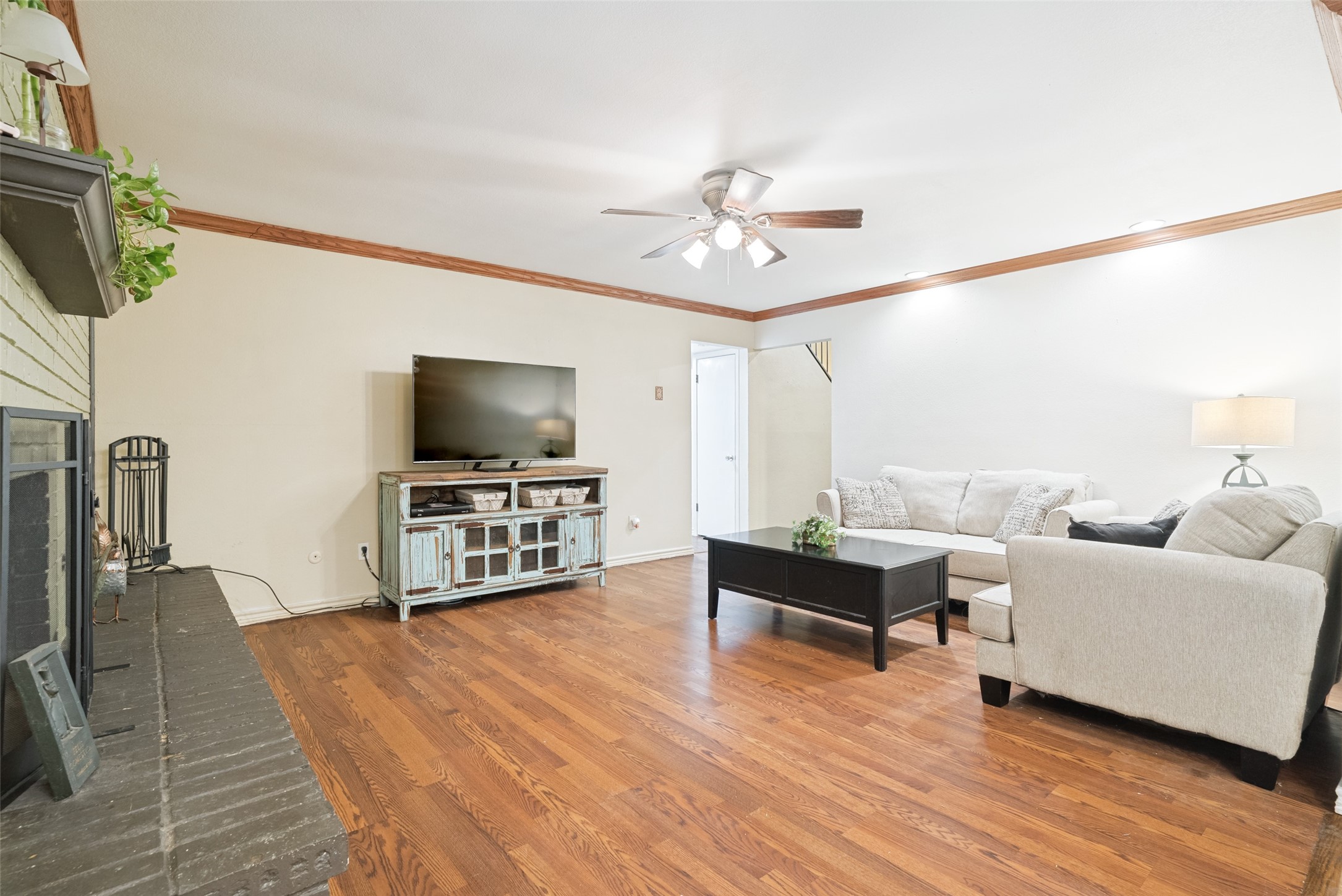 2009 Thousand Oaks Drive Burleson TX 76028